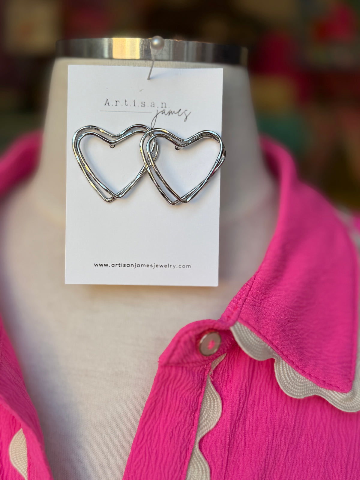 Artisan James - Endless heart earrings