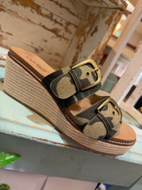 Camo Wedge