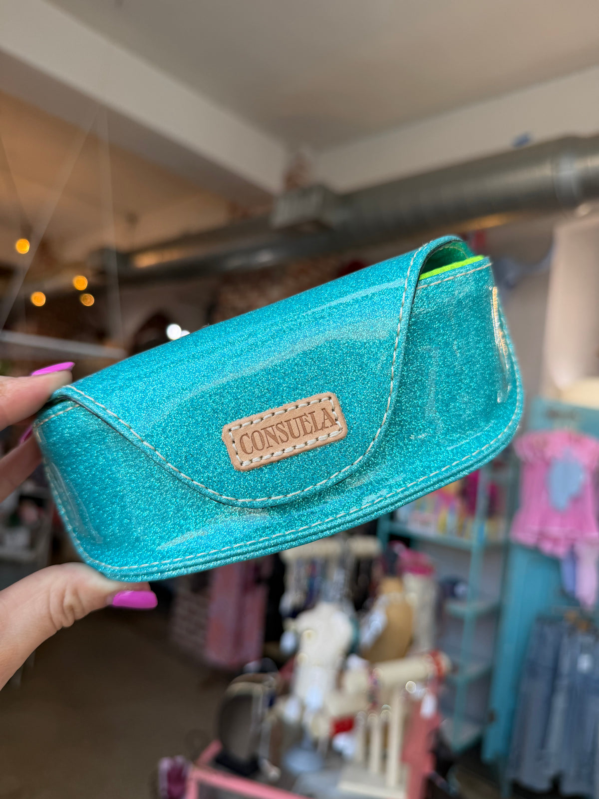 CONSUELA - Sunglasses Case - Lumi