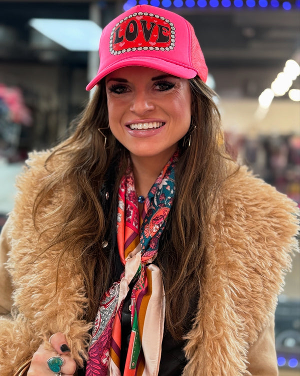 LOVE - TRUCKER HAT - SALE