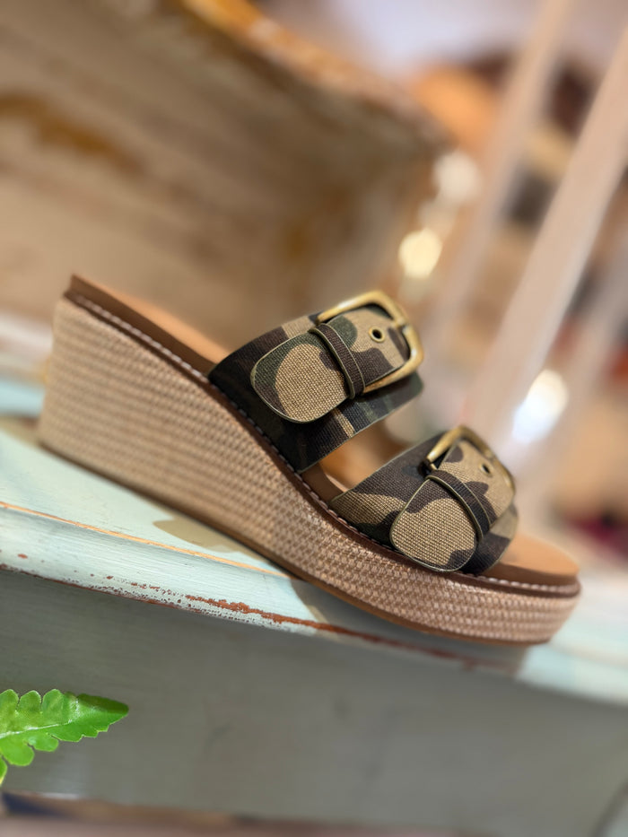 Camo Wedge