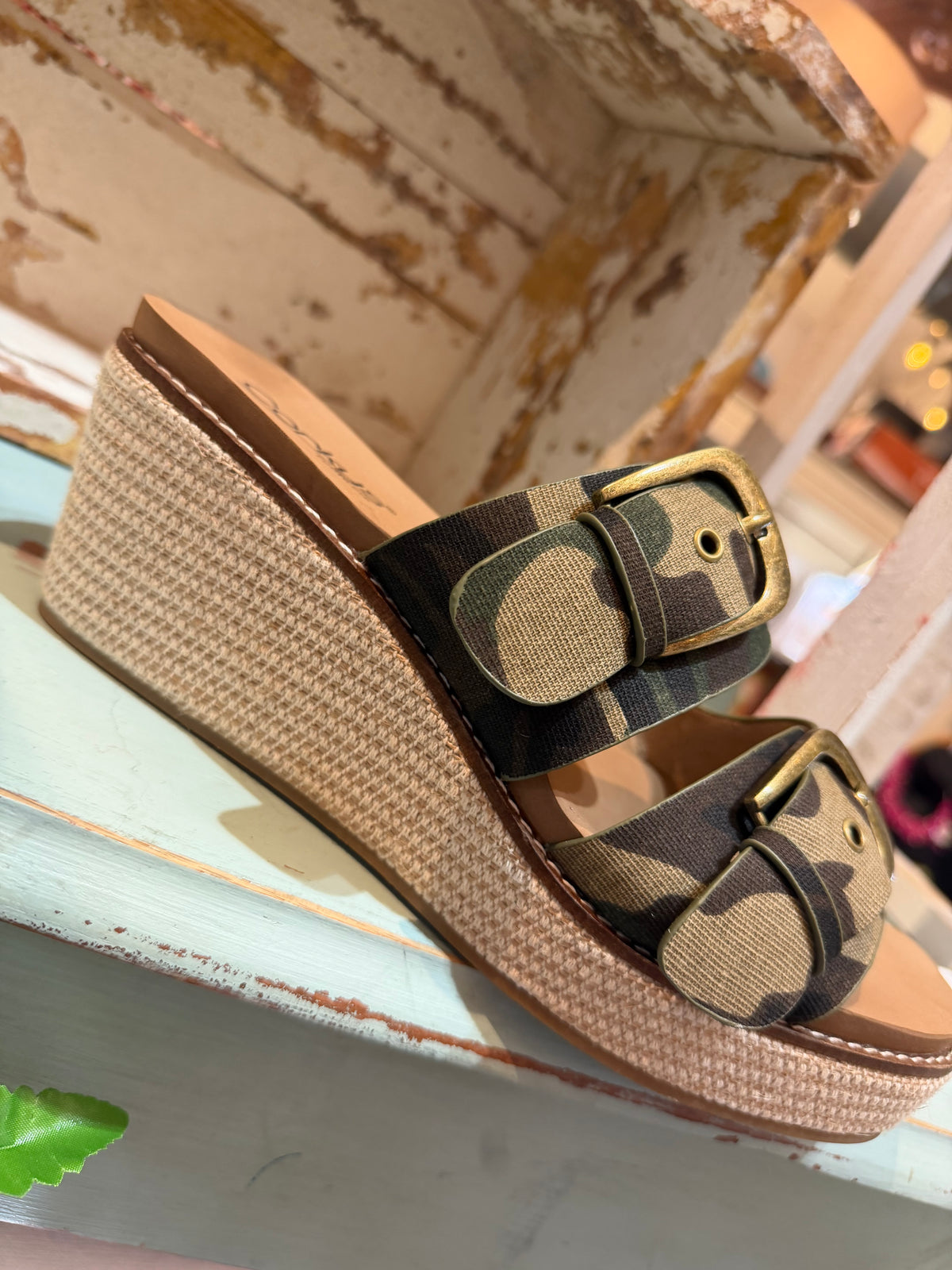 Camo Wedge