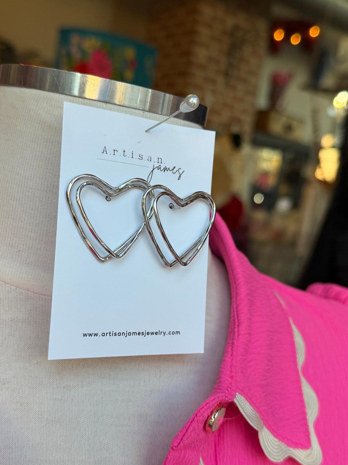 Artisan James - Endless heart earrings