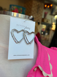 Artisan James - Endless heart earrings
