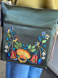 Consuela -Vic Tour Crossbody