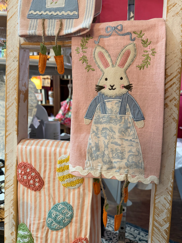 Preppy Bunny with Dangle Legs Towel