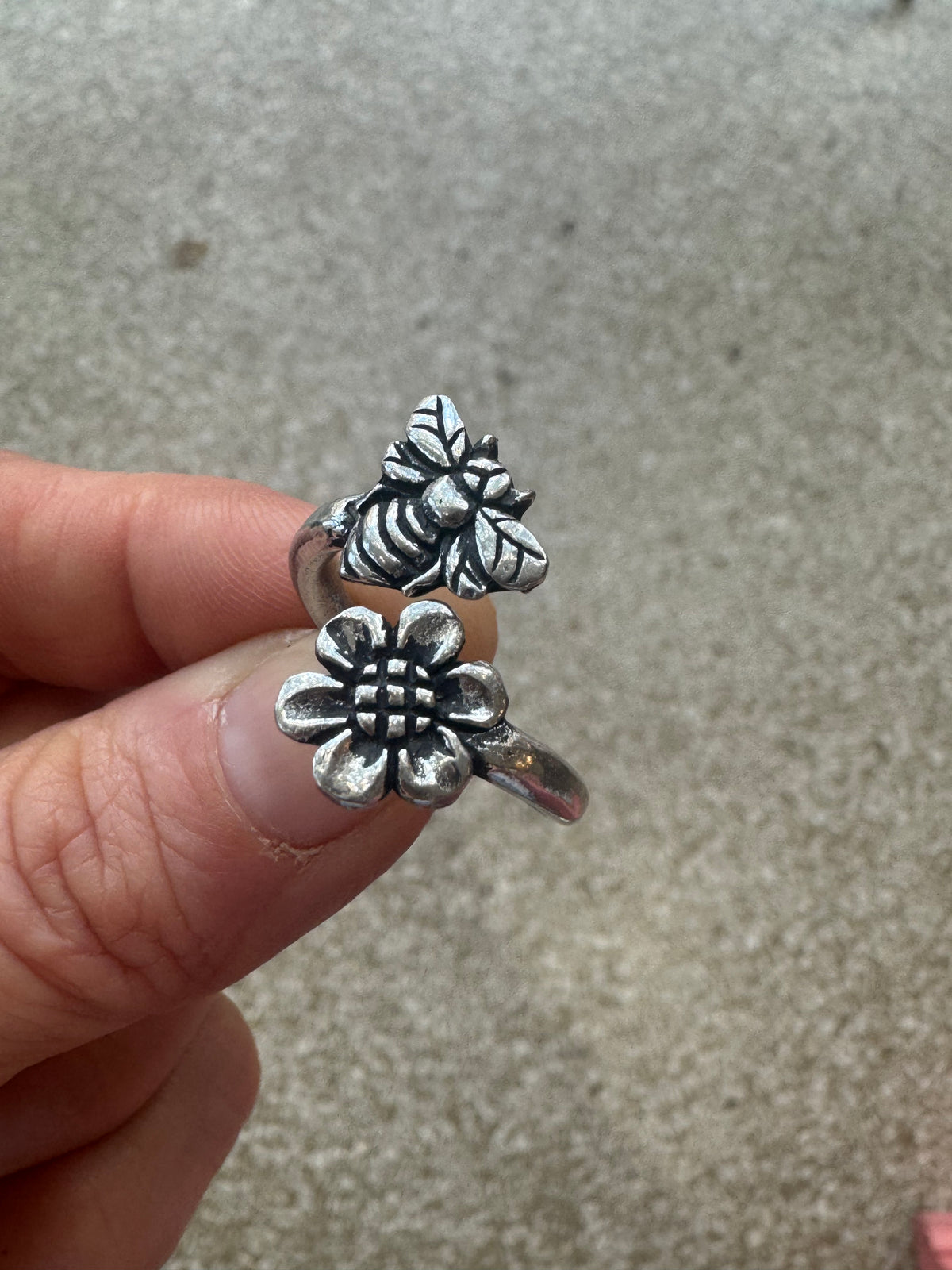 Bee & Flower Ring - Silver