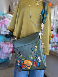 Consuela -Vic Tour Crossbody