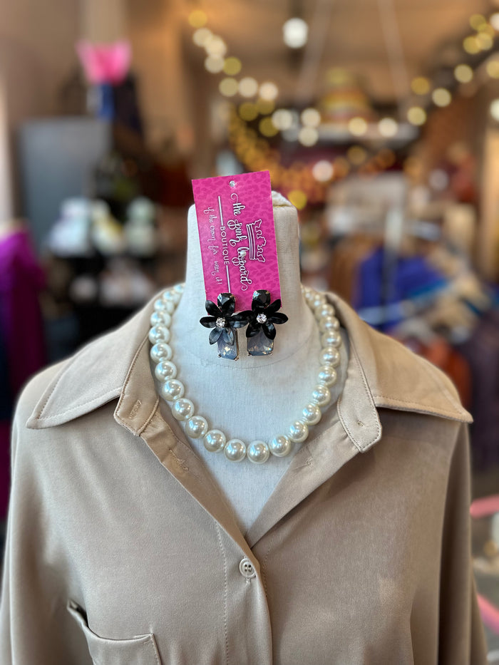 The Lacey Pearl Necklace